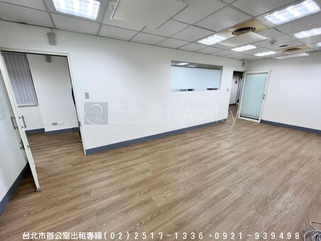 租重慶南路捷運商圈辦公室.使用空間大.屋況優-亞士不動產(大曜商仲)(租台北市辦公室)專租台北市中心辦公室 租重慶南路捷運商圈辦公室.使用空間大.屋況優 物件照片12