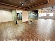 亞士不動產(大曜商仲)(租台北市辦公室)專租台北市中心辦公室 (104報紙房屋網 買屋 賣屋 租屋 委租 委賣 平台,專業房屋仲介個人網站) 租南京三民捷運商圈優質辦公室.裝潢優.有茶水間